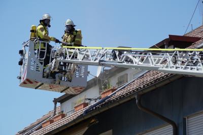 Brand im Dachgeschoss eines Mehrfamilienhauses in Frickenhausen